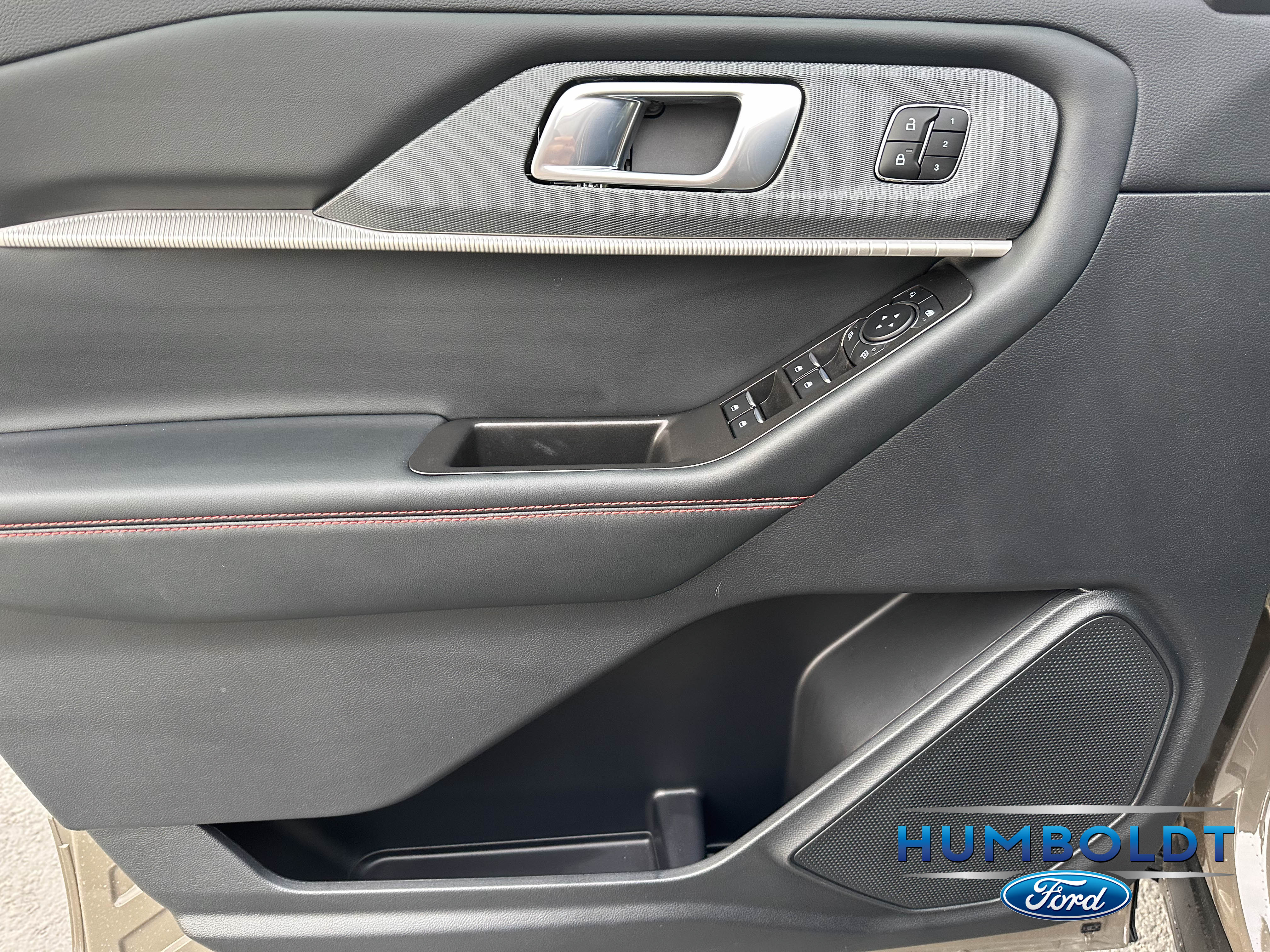 2026 Ford Explorer ST - Photo 11