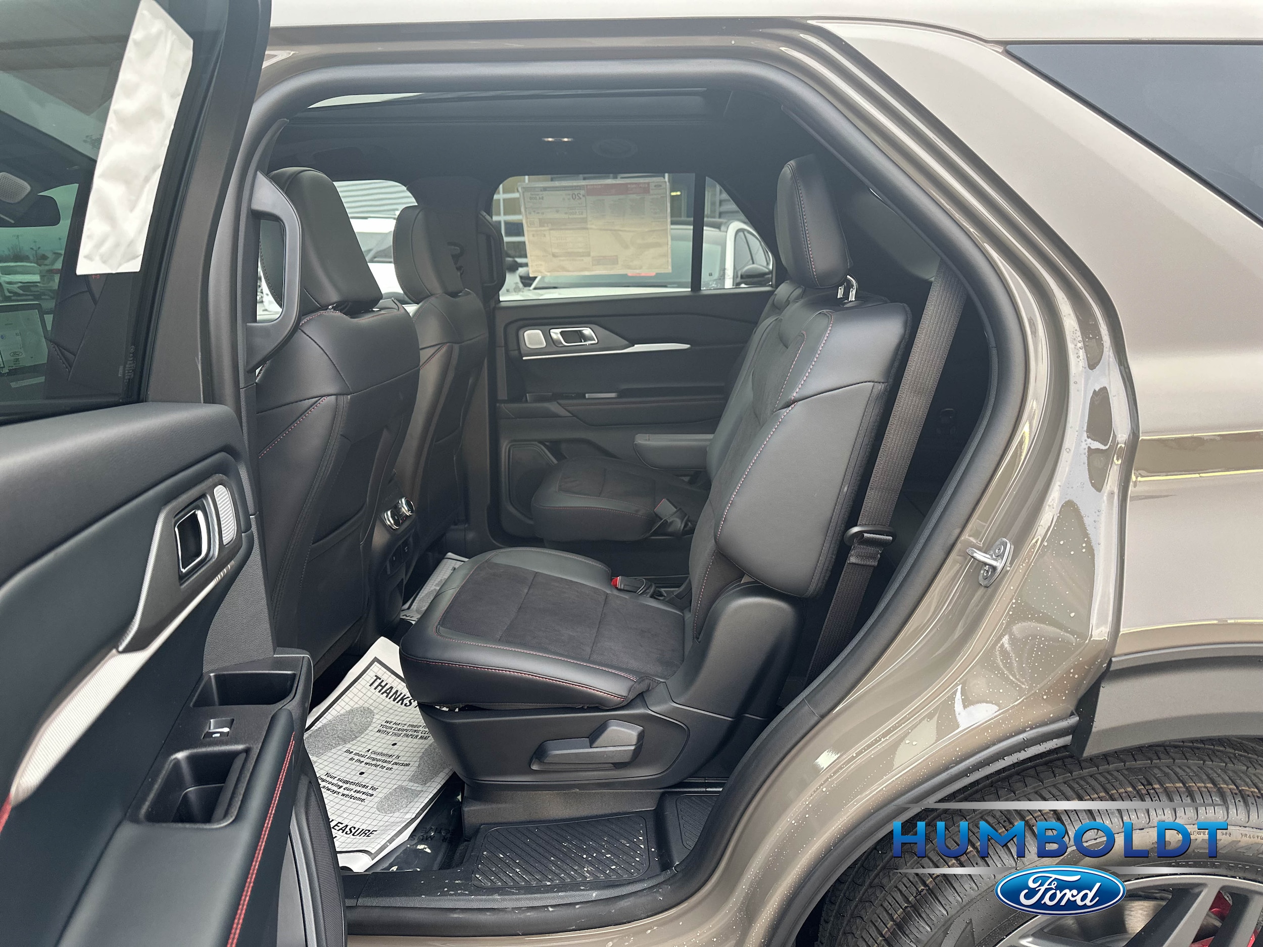 2026 Ford Explorer ST - Photo 29