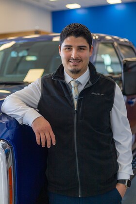 Staff member Jorge Juarez from ID_d59e7dcbb438