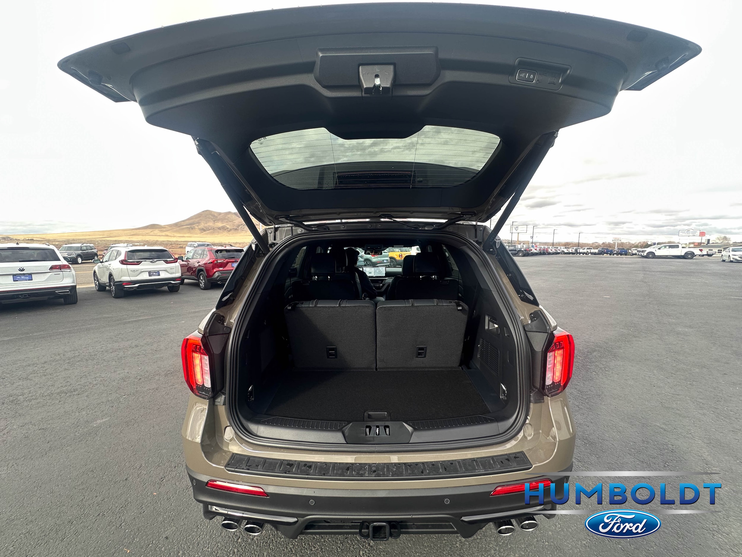 2026 Ford Explorer ST - Photo 23