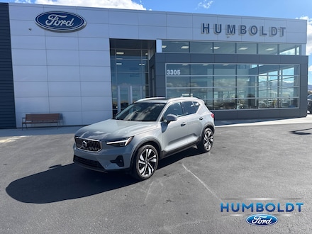 2024 Volvo XC40 B5 Ultimate Bright Theme SUV