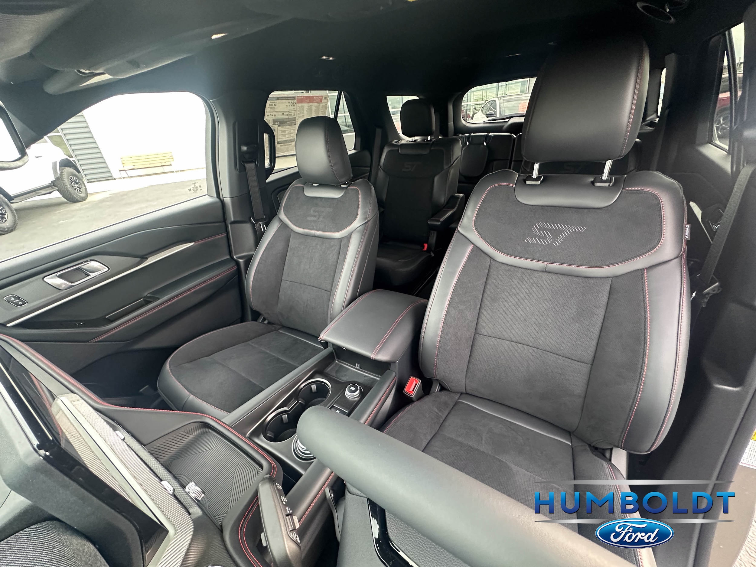 2026 Ford Explorer ST - Photo 14