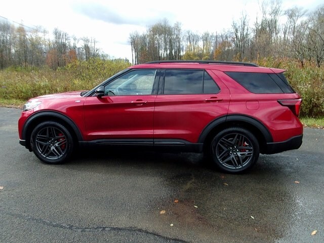 2025 Ford Explorer ST-Line photo 4