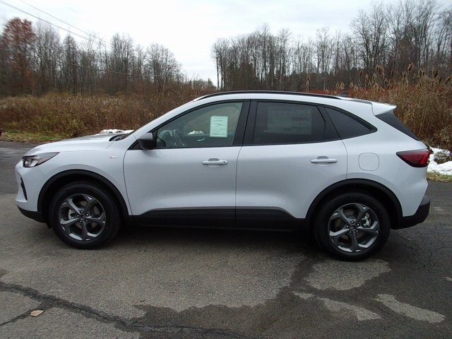 2026 Ford Escape ST-Line photo 3
