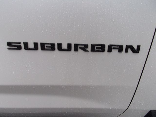 2022 Chevrolet Suburban RST - Photo 9