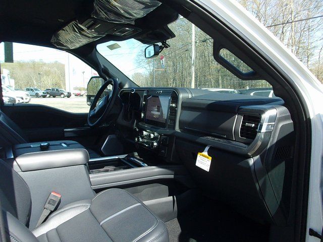 2025 Ford F-350 Super Duty Platinum - Photo 43