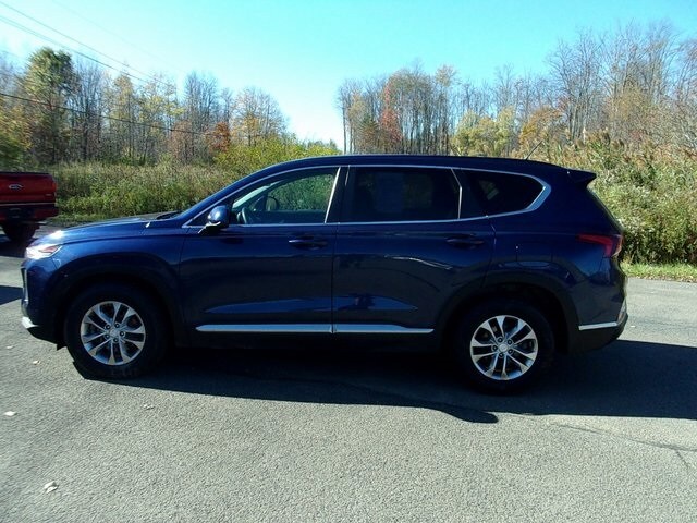 2019 Hyundai Santa Fe SE photo 2