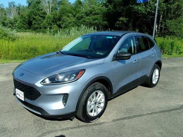 2022 Ford Escape SE photo 3