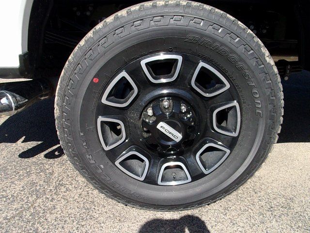2025 Ford F-350 Super Duty Platinum - Photo 9