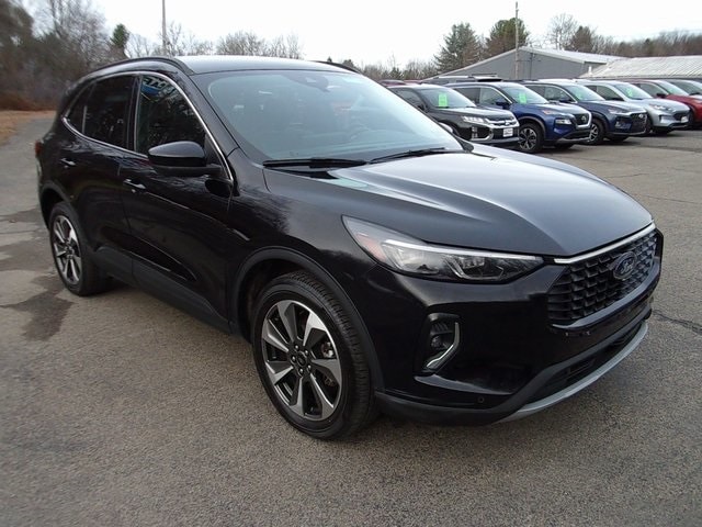 2023 Ford Escape Platinum's photo