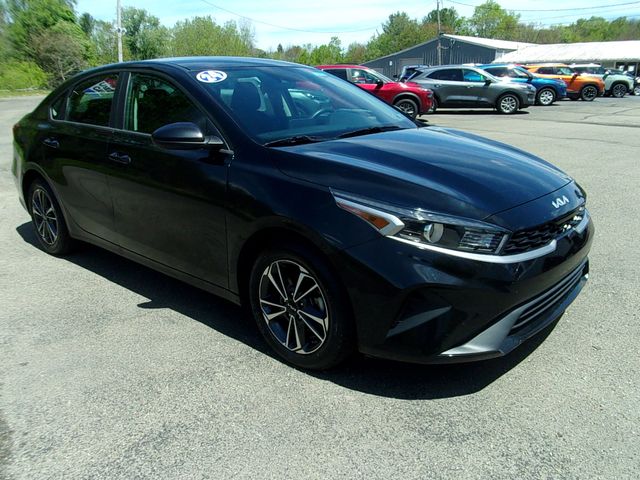 2024 Kia Forte LXS AT's photo