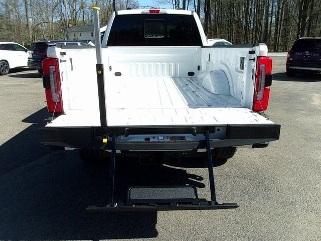 2025 Ford F-350 Super Duty Platinum - Photo 47