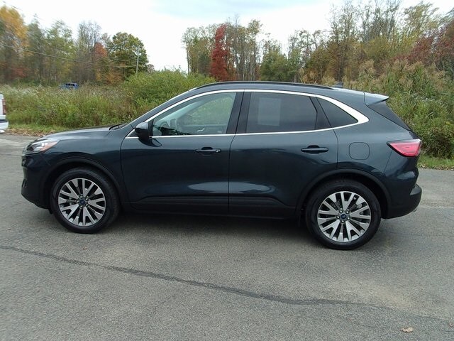 2022 Ford Escape Titanium photo 4