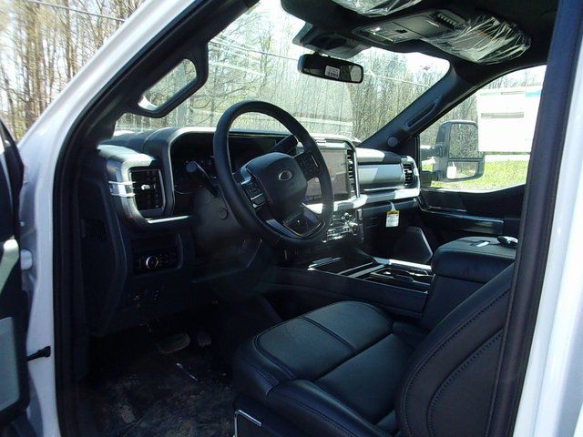 2025 Ford F-350 Super Duty Platinum - Photo 17