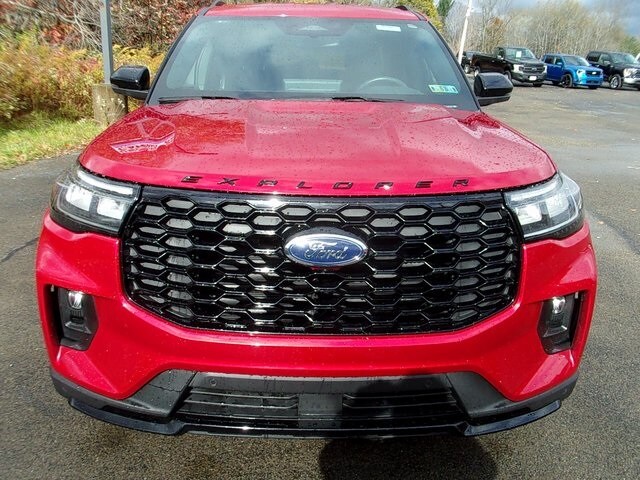 2025 Ford Explorer ST-Line photo 2