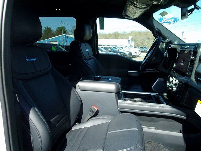 2025 Ford F-350 Super Duty Platinum - Photo 44