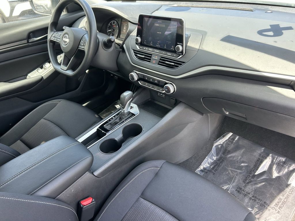 2025 Nissan Altima S - Photo 10