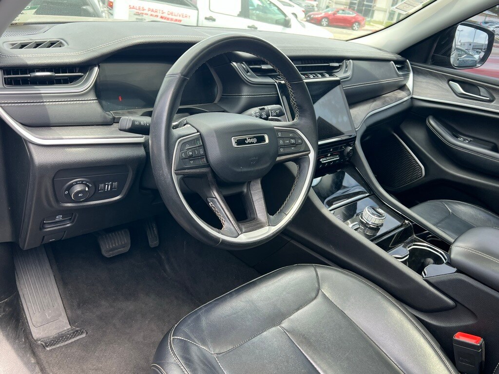 2022 Jeep Grand Cherokee Limited photo 2