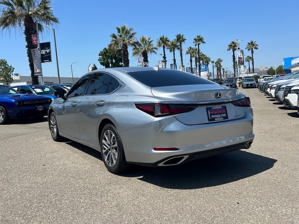 2022 Lexus ES 350 photo 4