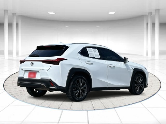 2019 Lexus UX 200 F SPORT photo 4