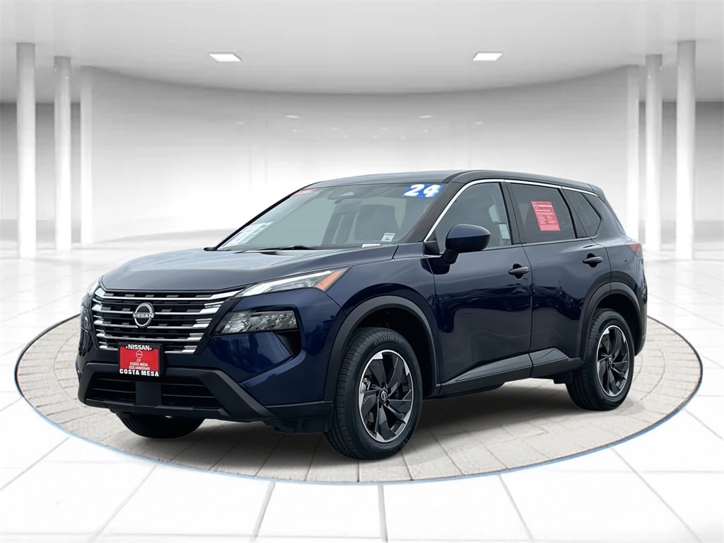 2024 Nissan Rogue SV's photo