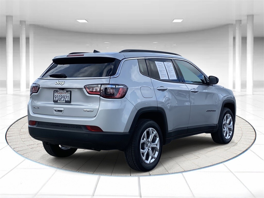 2024 Jeep Compass North Edition Latitude photo 3