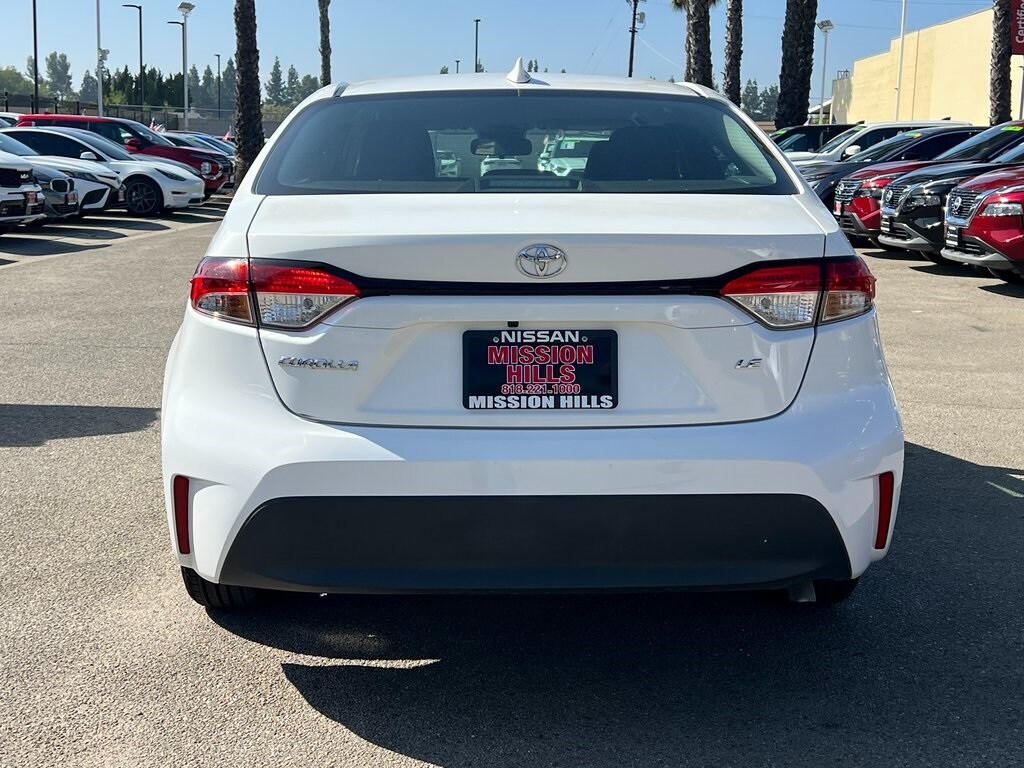2023 Toyota Corolla LE photo 3