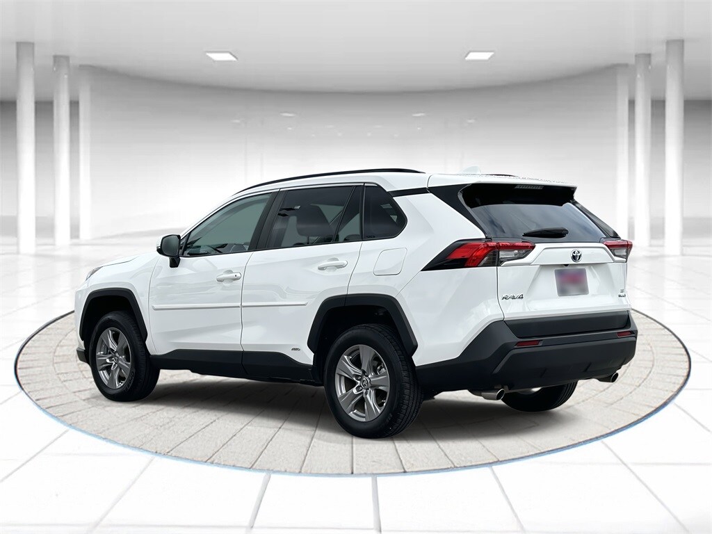 2023 Toyota RAV4 Hybrid LE photo 2