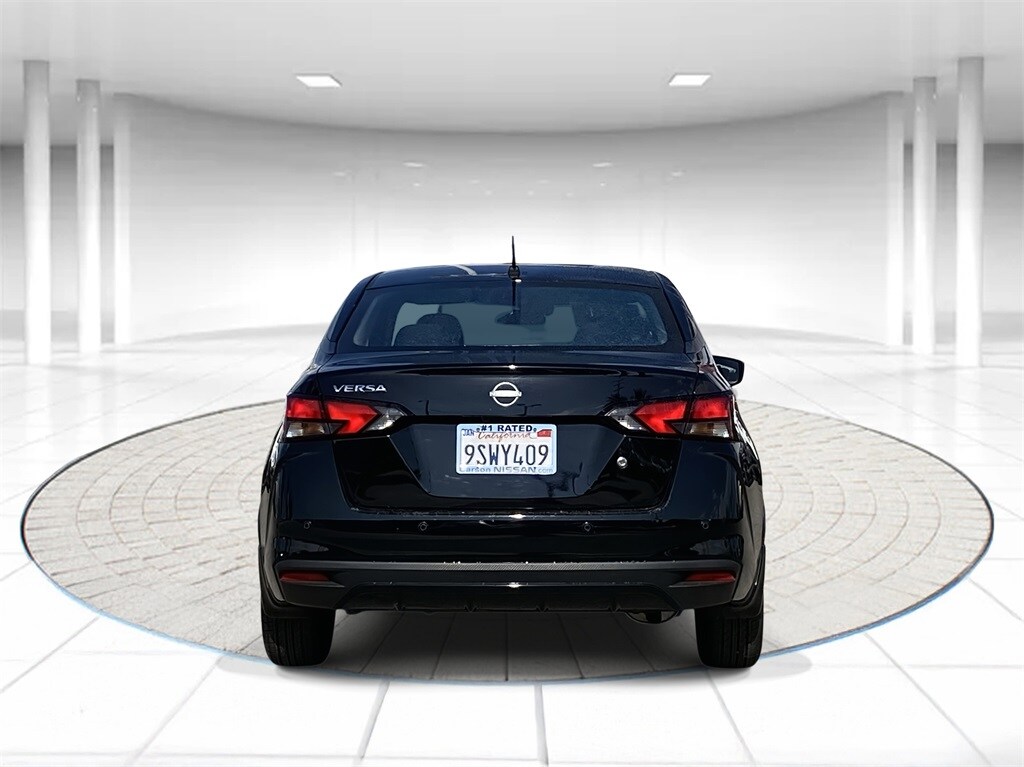 2025 Nissan Versa 1.6 S photo 3
