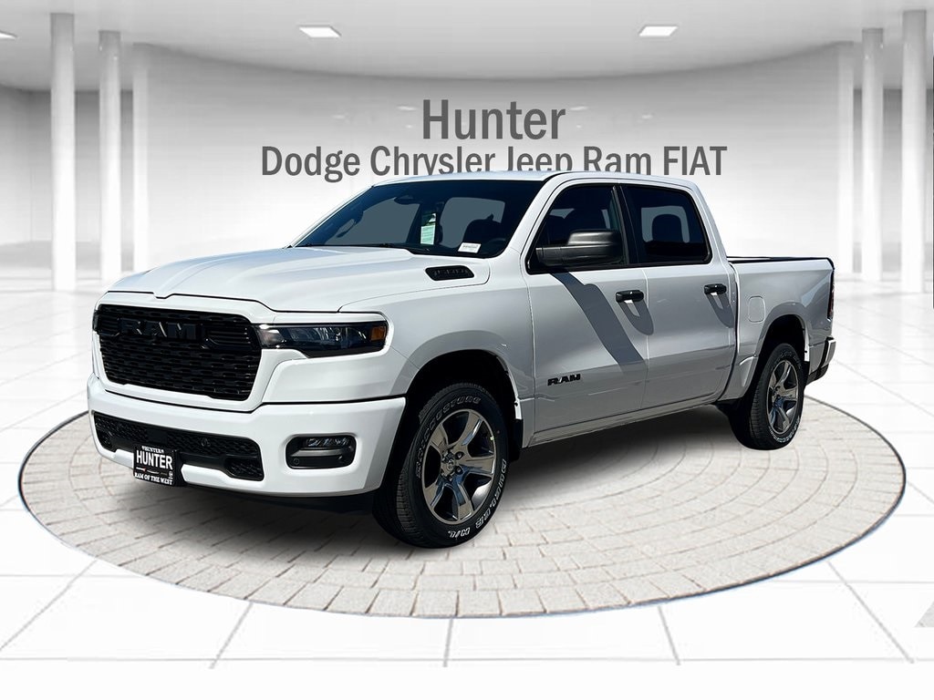 New 2026 Ram 1500 EXPRESS CREW CAB 4X2 5'7 BOX Pickup