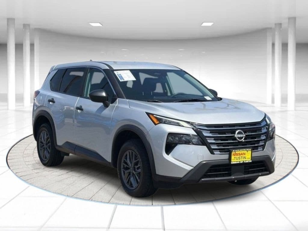 2024 Nissan Rogue S FWD's photo