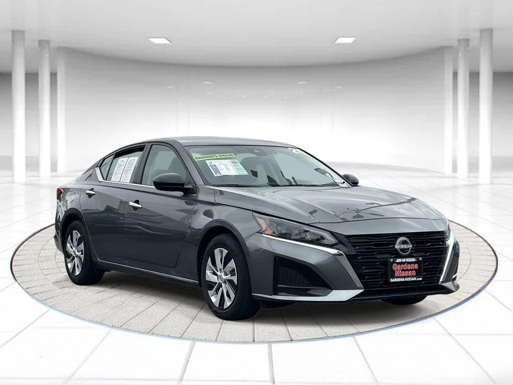2025 Nissan Altima S - Photo 6
