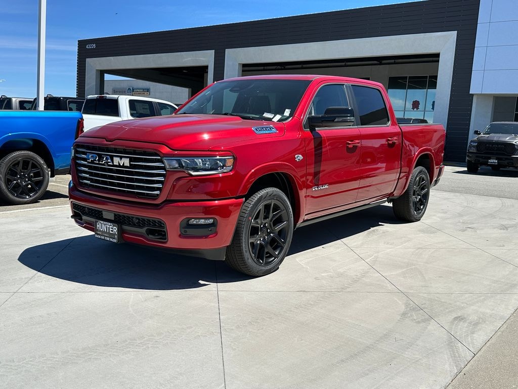 New 2026 Ram 1500 LARAMIE CREW CAB 4X4 5'7 BOX Pickup
