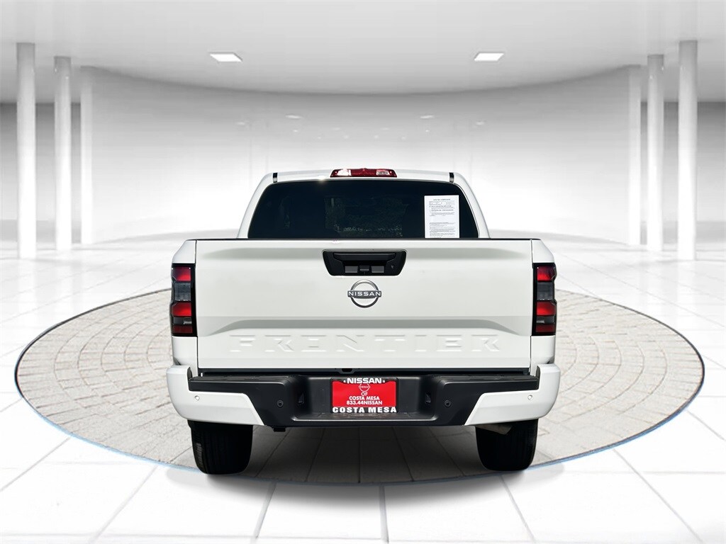 2025 Nissan Frontier SV photo 3