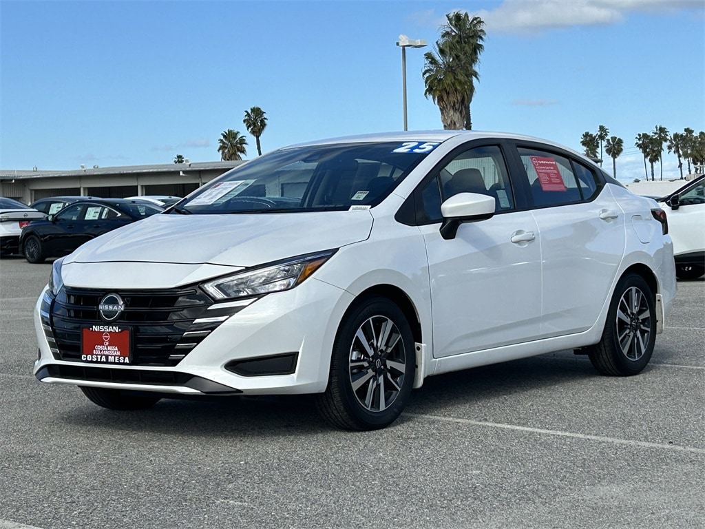 2025 Nissan Versa 1.6 SV CVT's photo