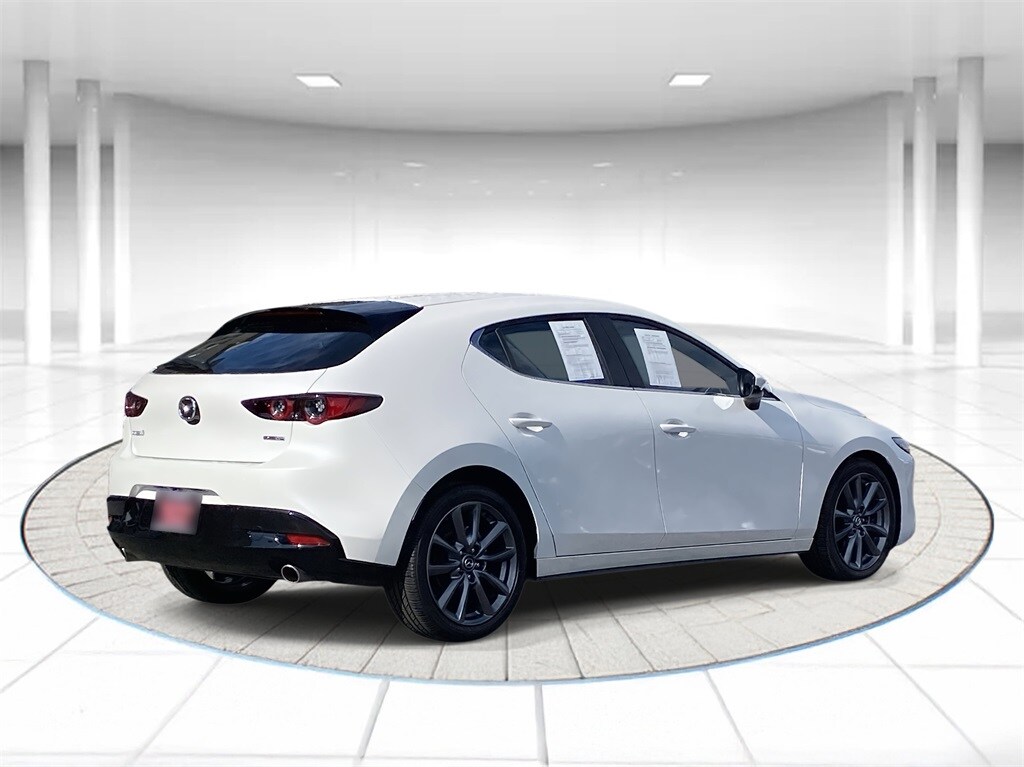 2021 Mazda Mazda3 Select Hatchback photo 4