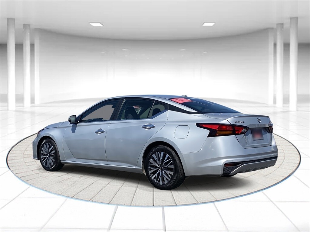 2023 Nissan Altima 2.5 SV photo 2