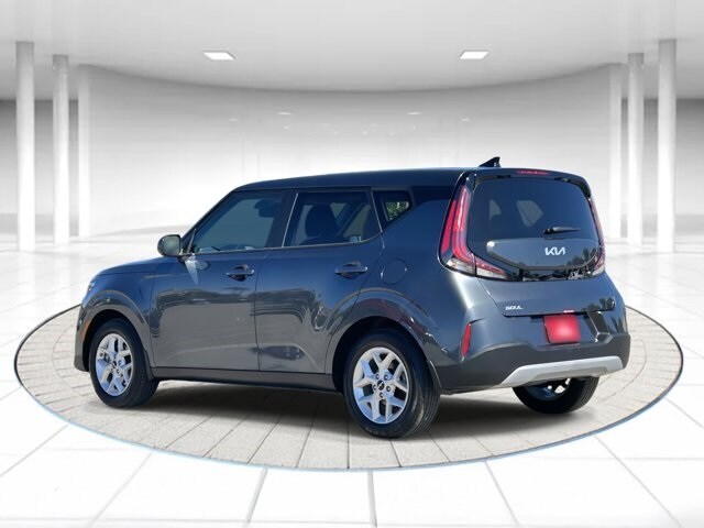 2023 Kia Soul LX photo 2