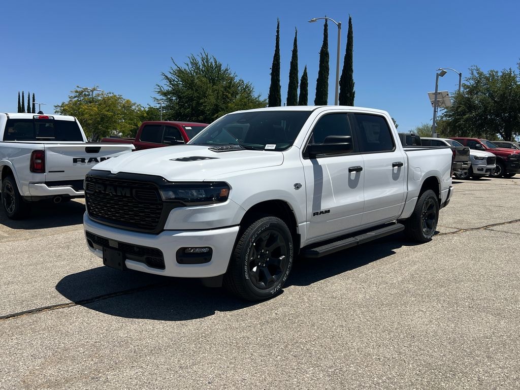 New 2026 Ram 1500 EXPRESS CREW CAB 4X4 5'7 BOX Pickup