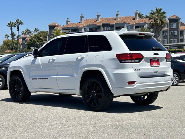 2022 Jeep Cherokee Laredo photo 2
