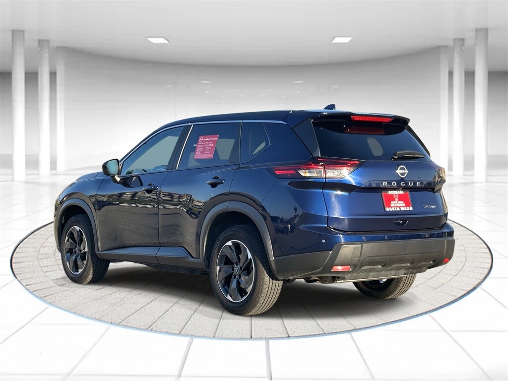 2024 Nissan Rogue SV photo 2