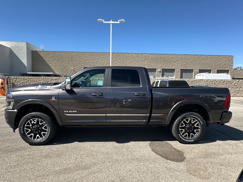 New 2026 Ram 2500 LIMITED CREW CAB 4X4 6'4 BOX Pickup