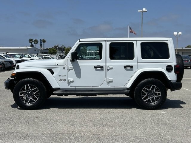 2024 Jeep Wrangler Sahara photo 2
