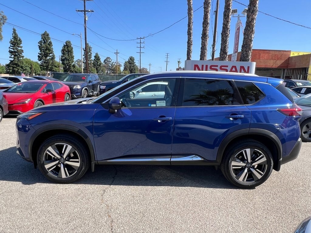 2023 Nissan Rogue SL photo 3