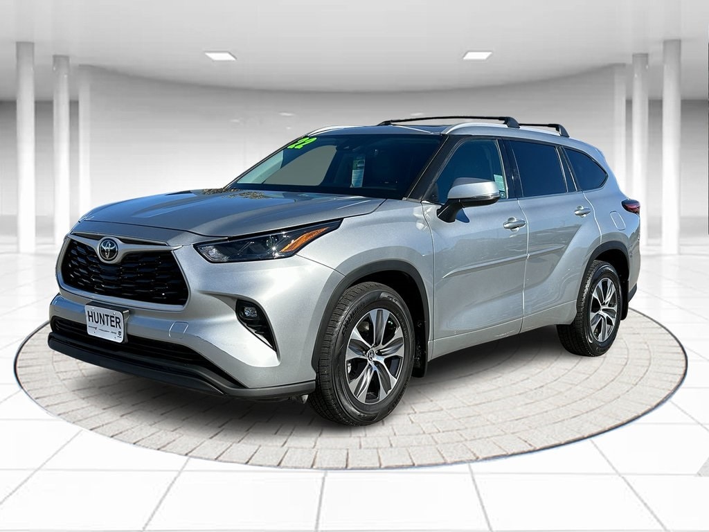 2022 Toyota Highlander XLE's photo