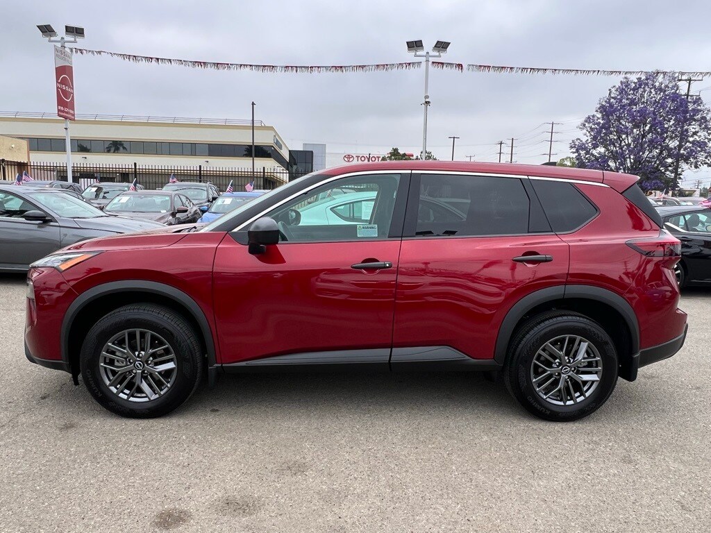 2025 Nissan Rogue S photo 3
