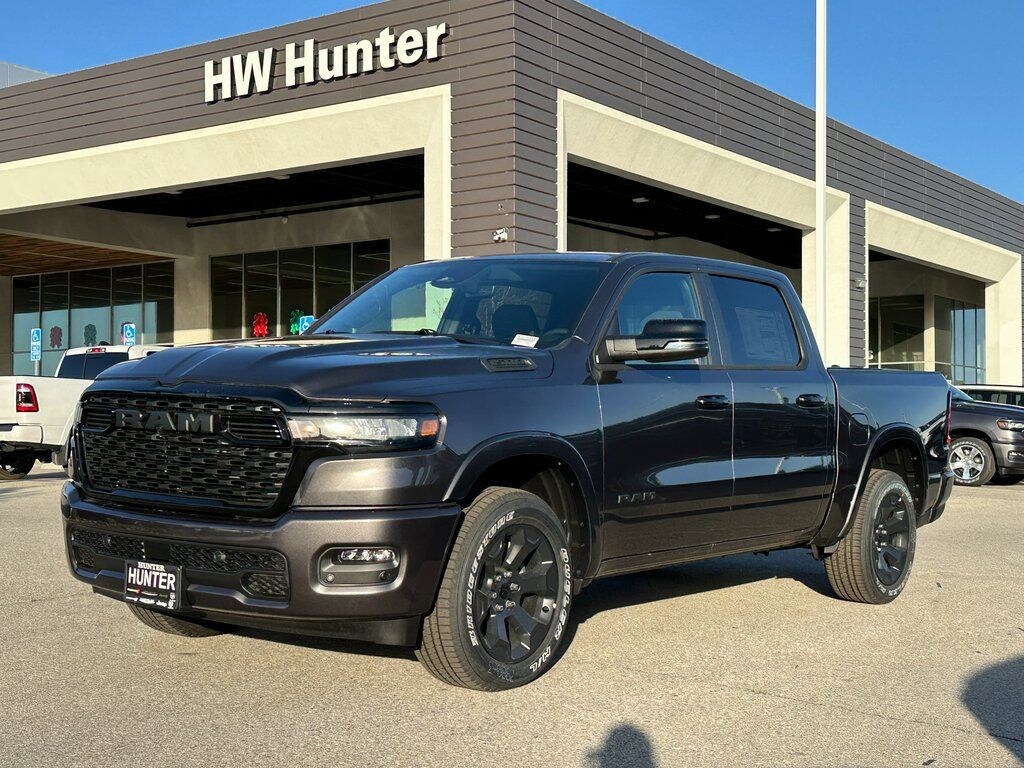 New 2026 Ram 1500 BIG HORN CREW CAB 4X4 5'7 BOX Pickup