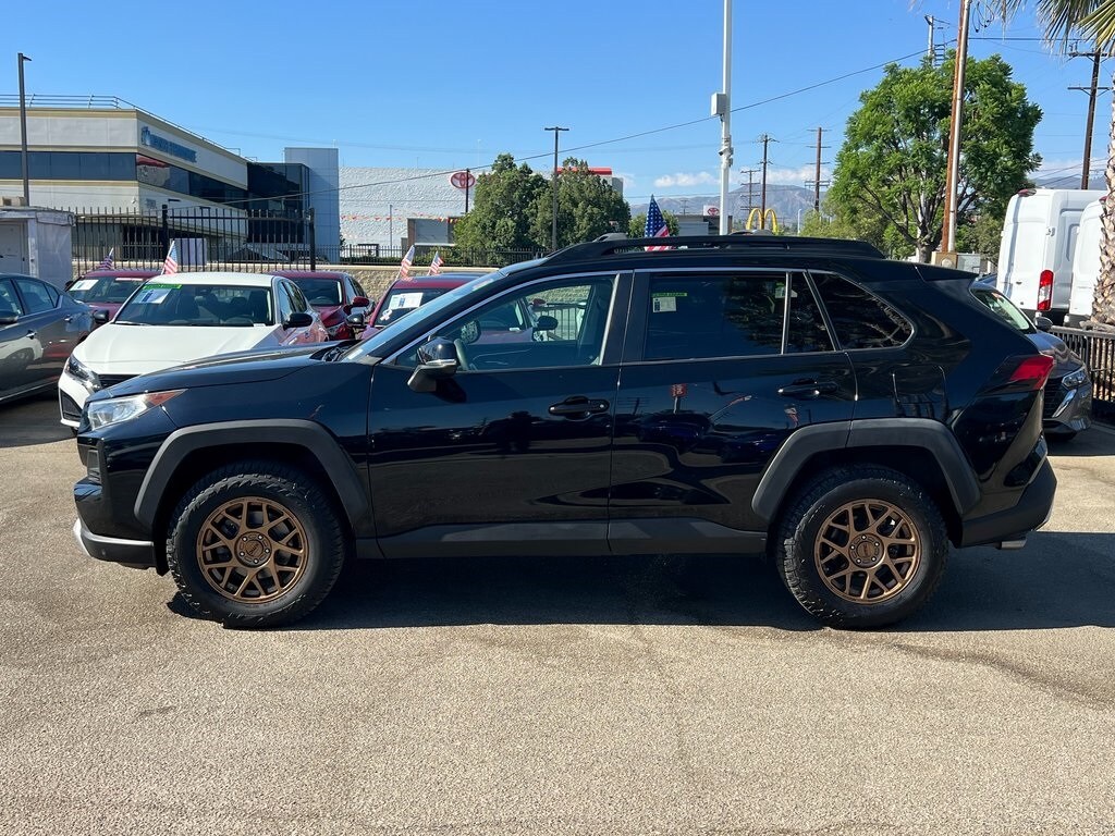 2019 Toyota RAV4 Adventure photo 3
