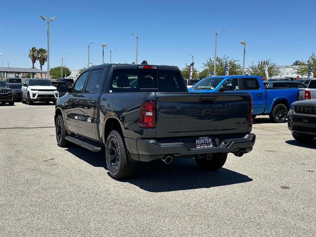 New 2026 Ram 1500 EXPRESS CREW CAB 4X4 5'7 BOX Pickup