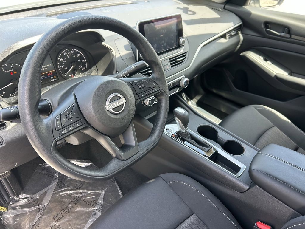 2025 Nissan Altima S - Photo 19